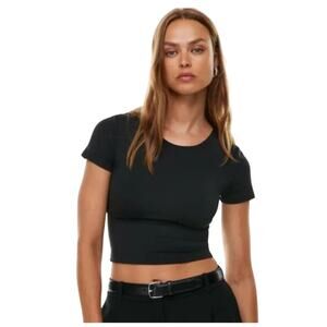 Aritzia Babaton Contour Crewneck Cropped Top Black Minimalist Wardrobe Staple, M